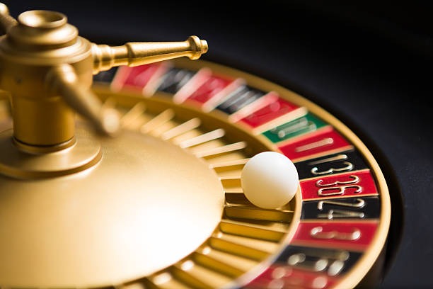 Roulette wheel spinning with potential Cash Out settlement preview